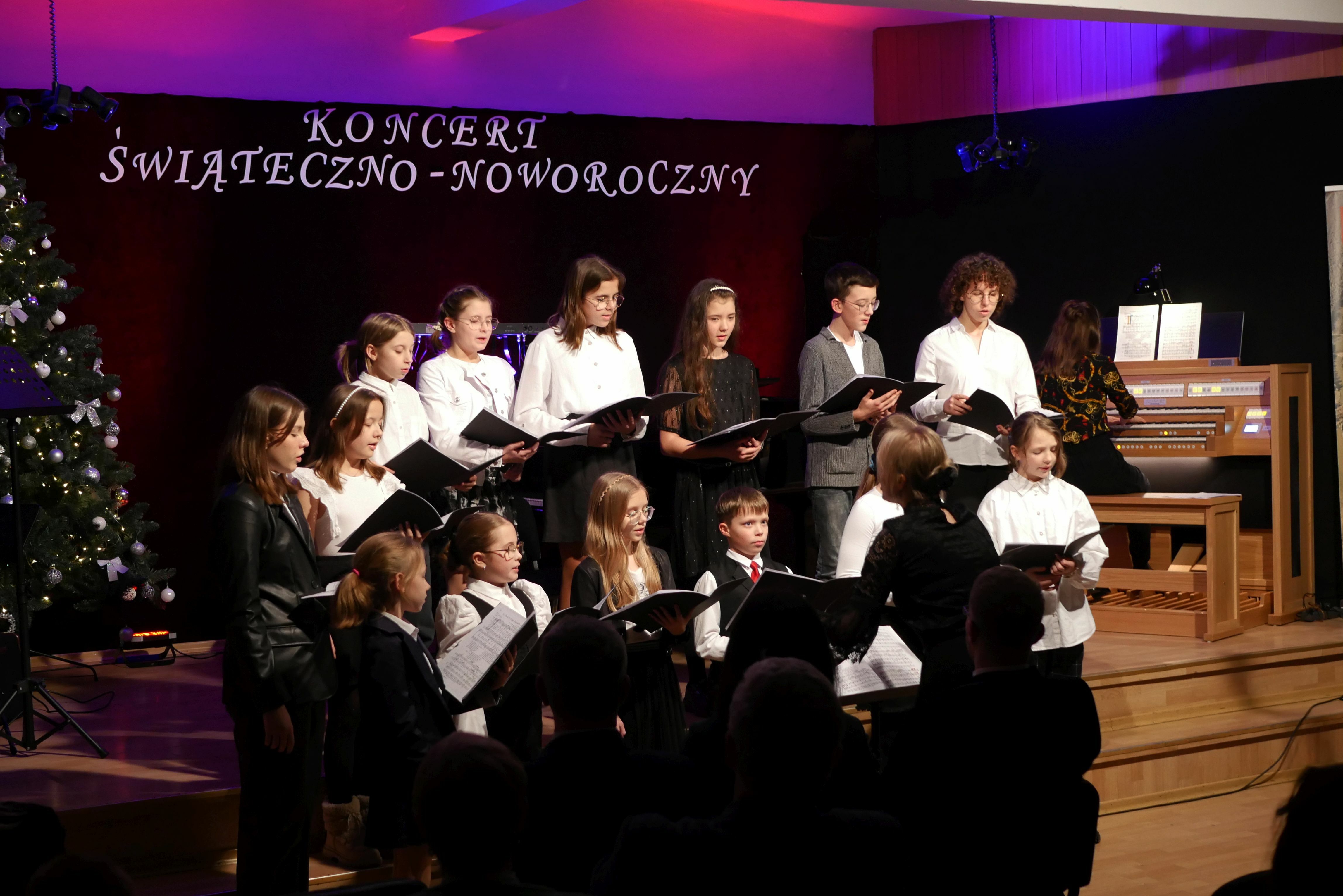 Koncert Świąteczno-Noworoczny - zdjęcie nr 33