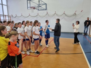 ae074f1d-fbc4-4393-872c-b657003c896e