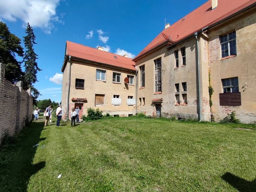 ROBOTY BUDOWLANE I PRACE KONSERWATORSKO-RESTAURATORSKIE DAWNEGO BUDYNKU SĄDU W KOWALEWIE POMORSKIM